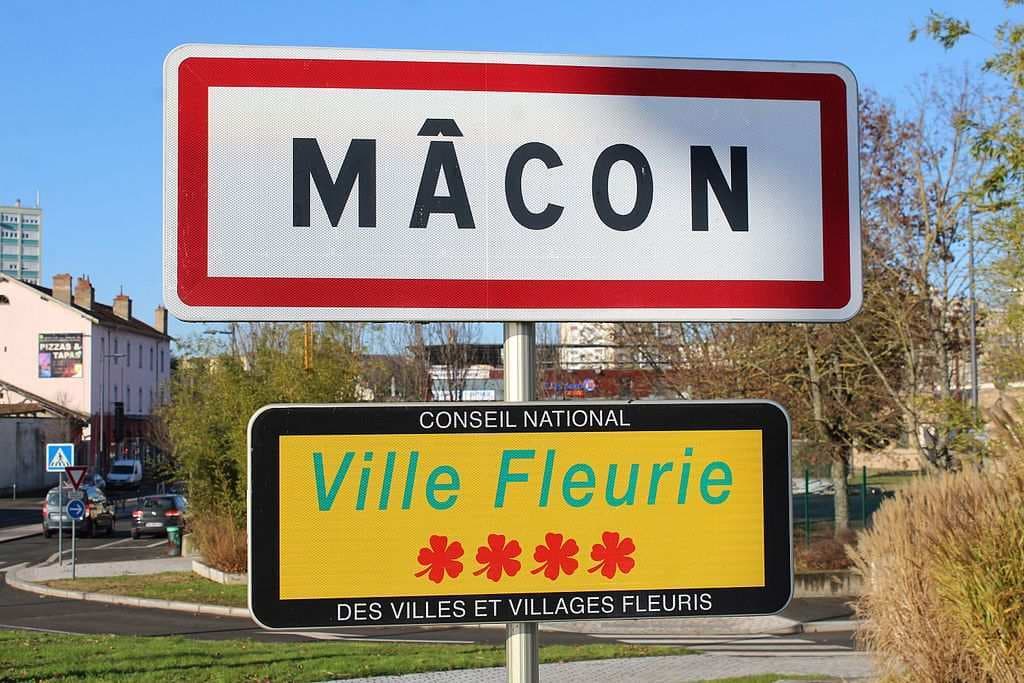 Avant les Jeux olympiques, des sans-abri parisiens sont transférés à Mâcon