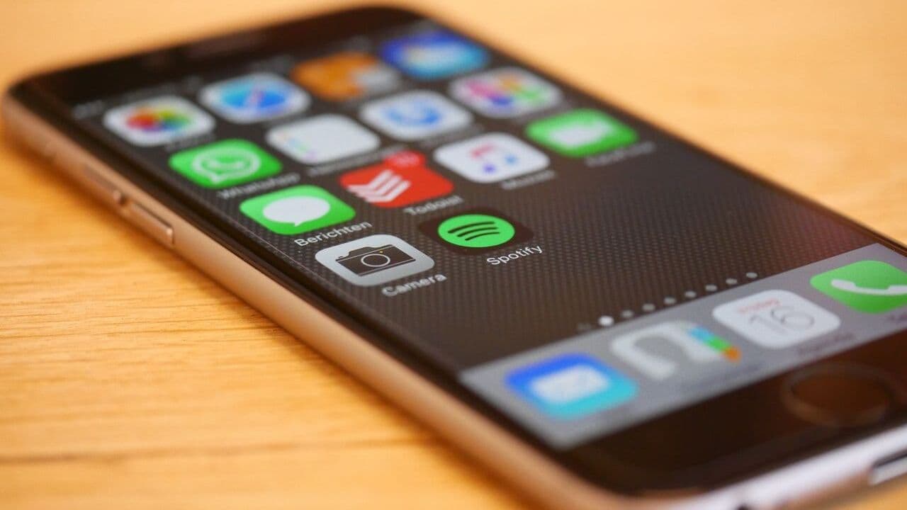 Lille : Sept Clandestins remis en liberté en raison d'un problème d'accès au téléphone.