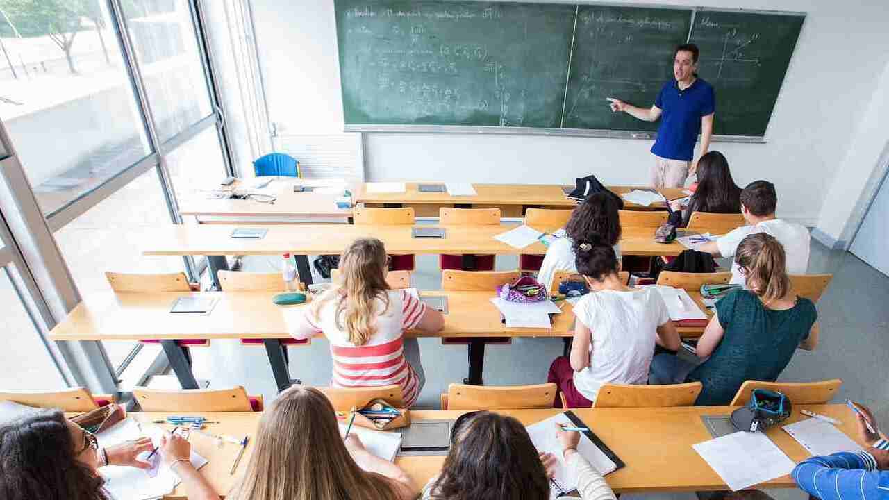 700 millions d'euros en moins pour l'école : l'éducation, fausse « priorité absolue » du gouvernement