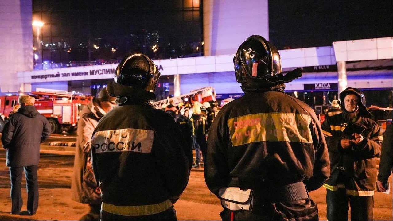 Que sait-on de l'attentat dans un auditorium de Moscou qui a fait des dizaines de morts et de blessés.