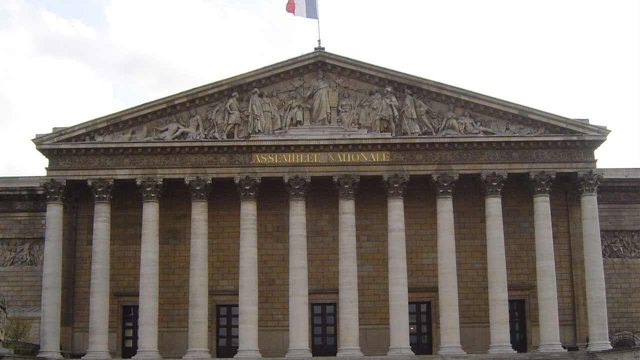 Yann Barthes, qui refuse d'inviter le RN dans  »Quotidien », va être auditionné à l'Assemblée Nationale.
