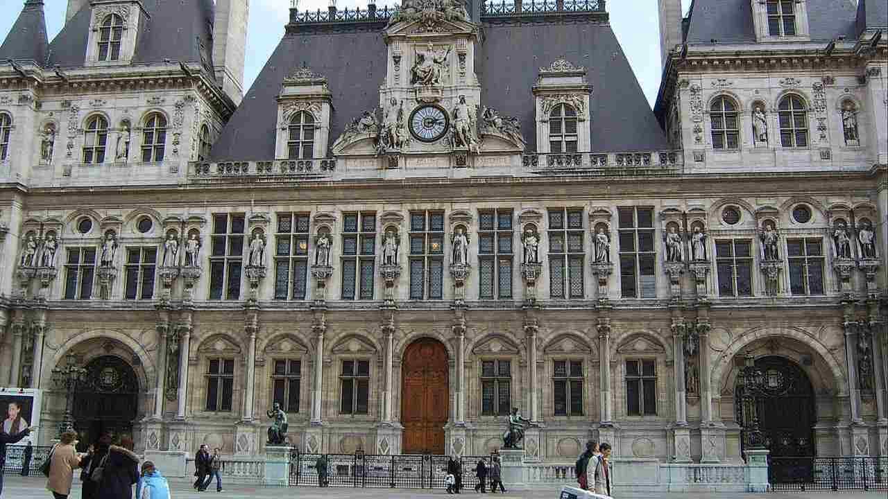 « Anne Hidalgo a transformé la mairie de Paris en guichet social de luxe pour assos militantes »