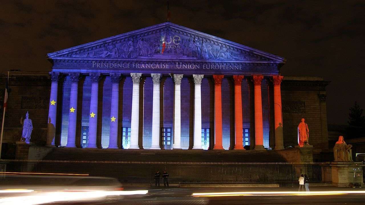 Sondages législatives 2024 : Le RN toujours devant.