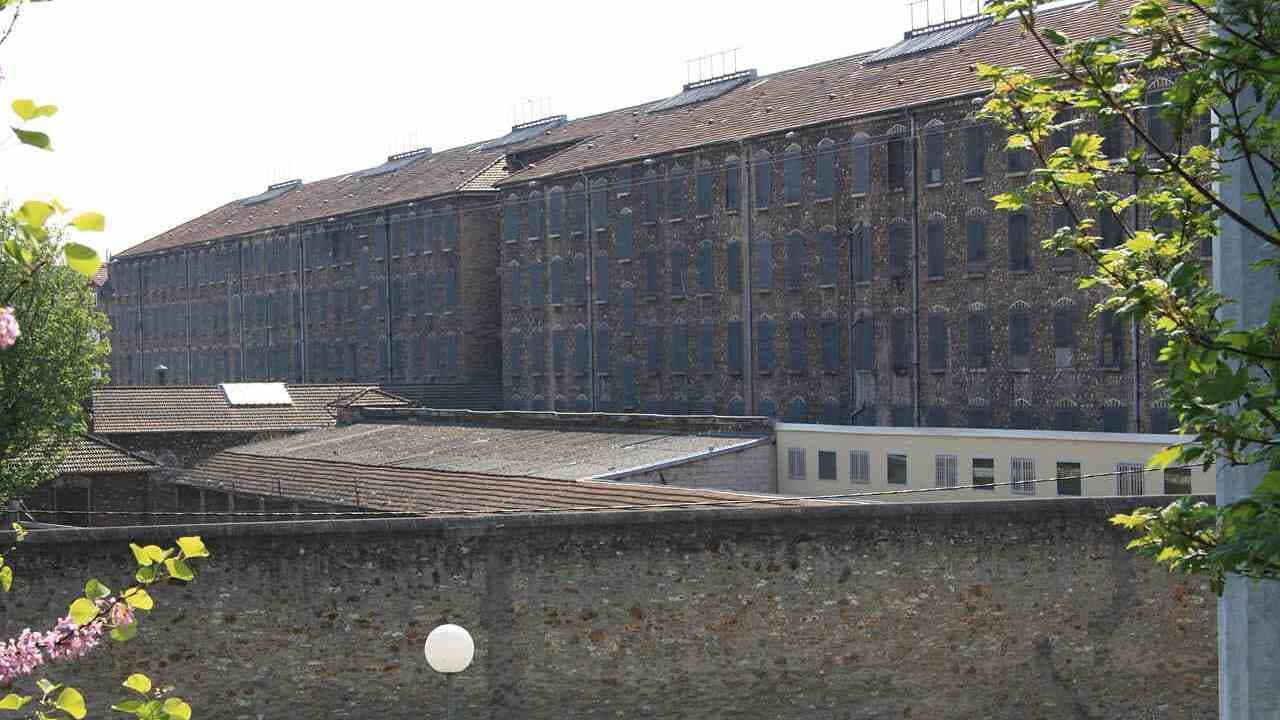 Surpopulation dans les prisons françaises : près de 79 000 détenus, un nouveau record