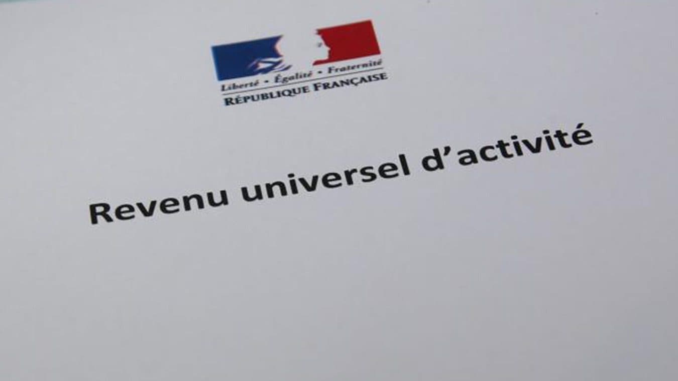 À quoi pourrait ressembler le futur revenu universel d'activité voulu par Macron ?