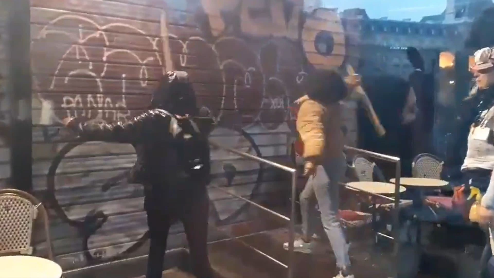 Journée des femmes : des « antifas » agressent des féministes anti-immigration