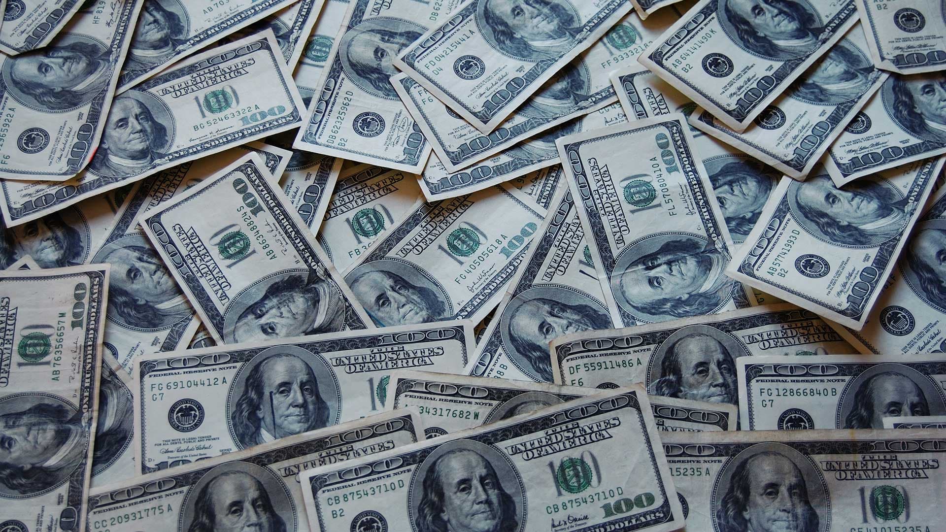 La théorie du ruissellement mise à mal : réduire les impôts pour les plus riches n’aide pas l’économie