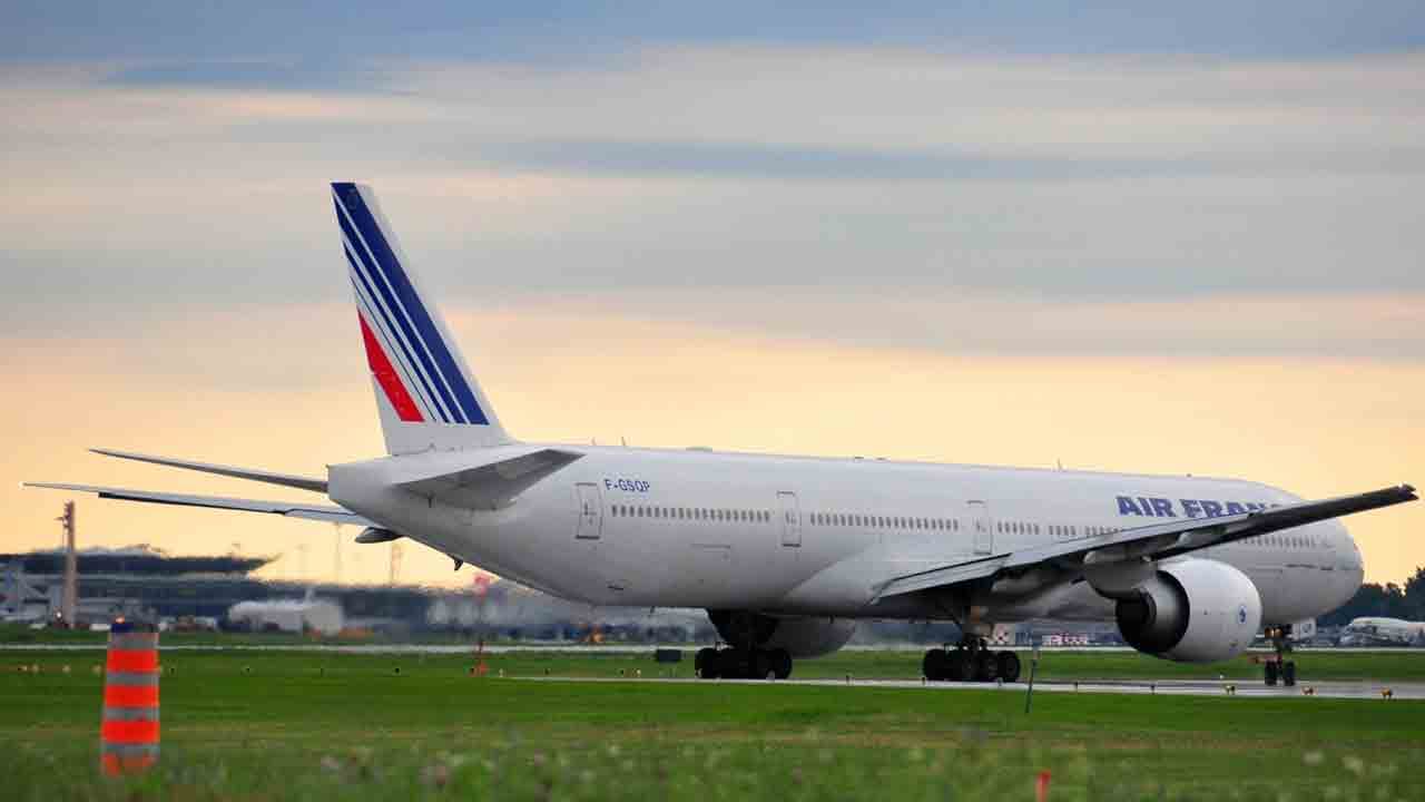 En contrepartie des aides de l'État, l'UE pourrait obliger Air France à abandonner des créneaux à Orly