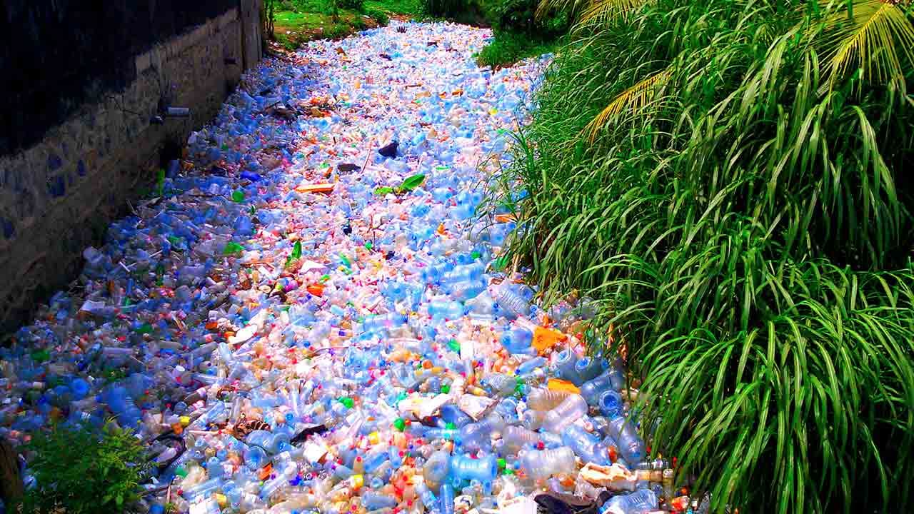 Le lobby du plastique empoisonne le monde