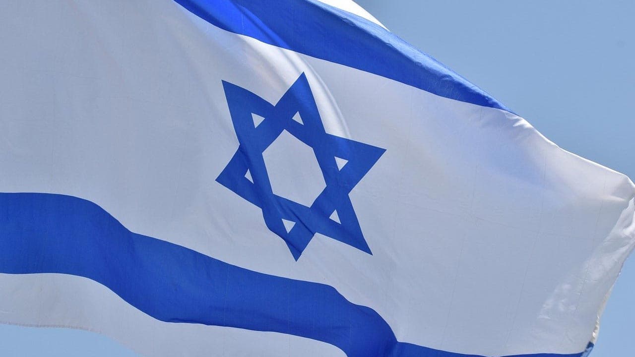 L’hôtel de ville de Nice arbore le drapeau israélien