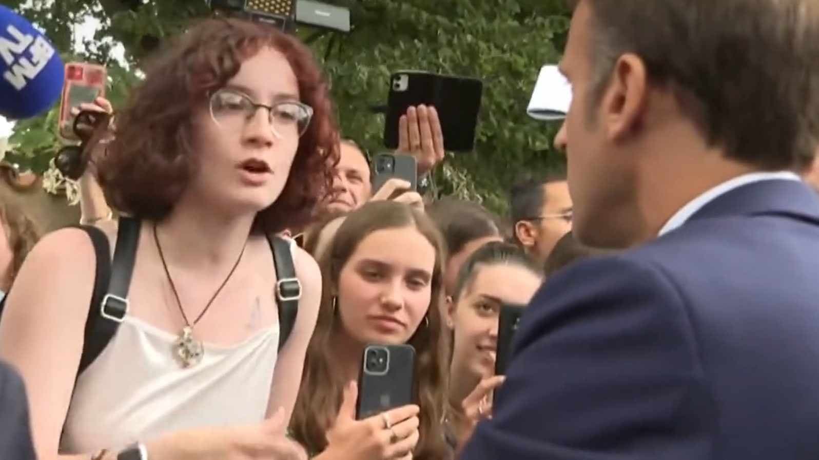 Une lycéenne reçoit la visite des gendarmes après avoir interpellé publiquement Macron