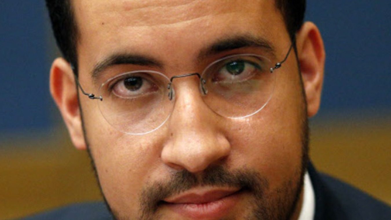 Alexandre Benalla vient aider Marcel Campion sur la foire du Trône