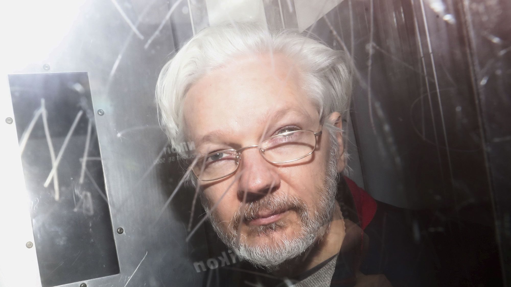 Procès d'Assange : « La cage de verre blindée est un instrument de torture » par Craig Murray