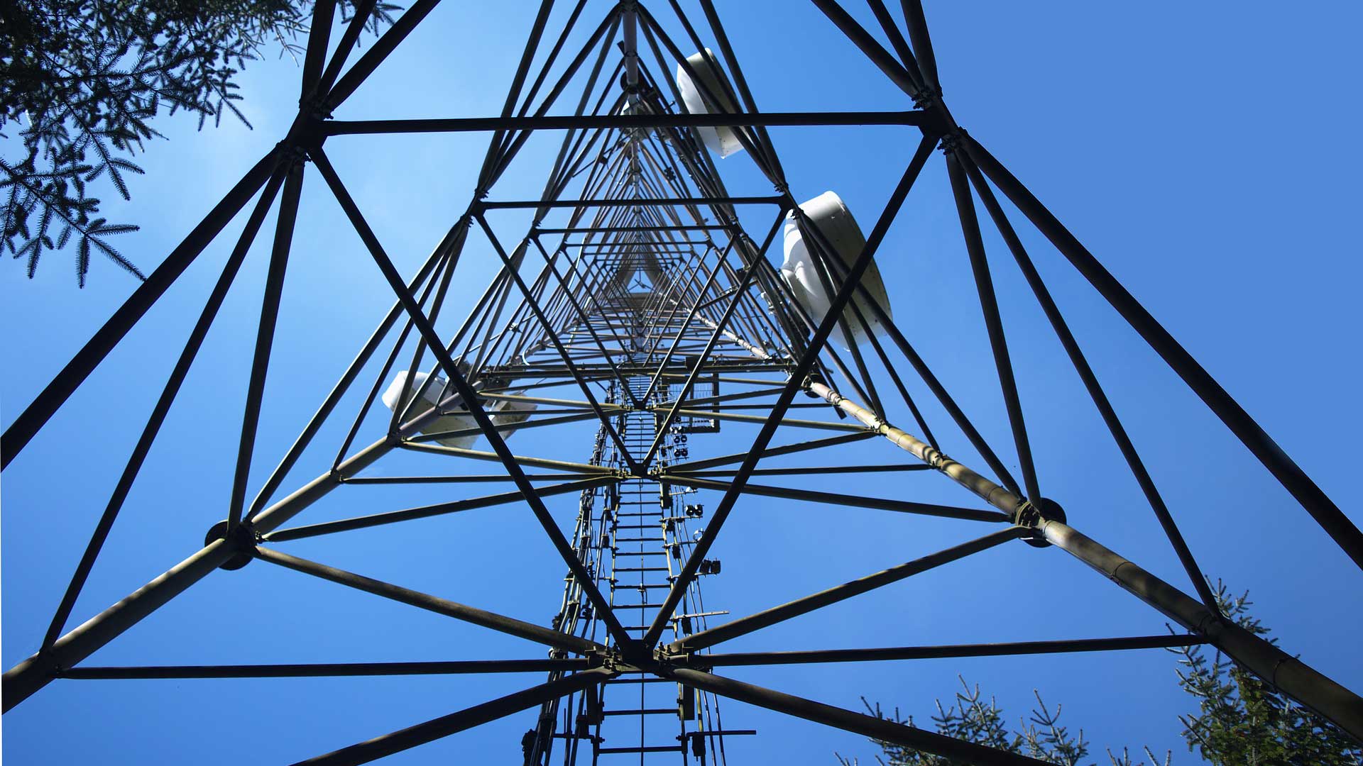 Coronavirus : une ordonnance passe en douce et facilite l'installation de la 5G (entre autre)