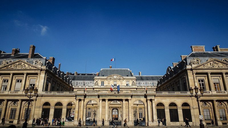 Le Conseil d’État rétablit le droit de manifester sans autorisation