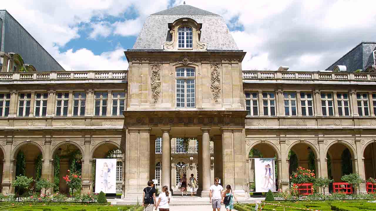 Louis XIV ou Louis 14 ? Ces musées français vont-ils renoncer aux chiffres romains ?