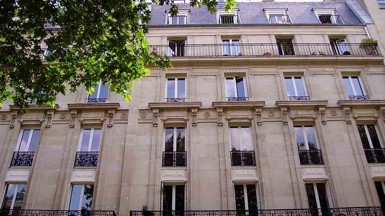 «Je suis sûr de le vendre»: un propriétaire propose un studio parisien de 5m² à 50.000€