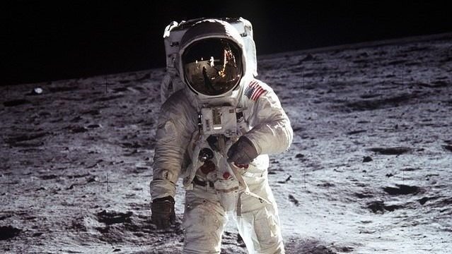Nasa : pourquoi le retour sur la Lune ne se fera pas avant 2025