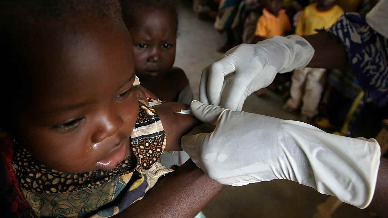Le premier vaccin contre le paludisme enfin validé : « un jour historique »