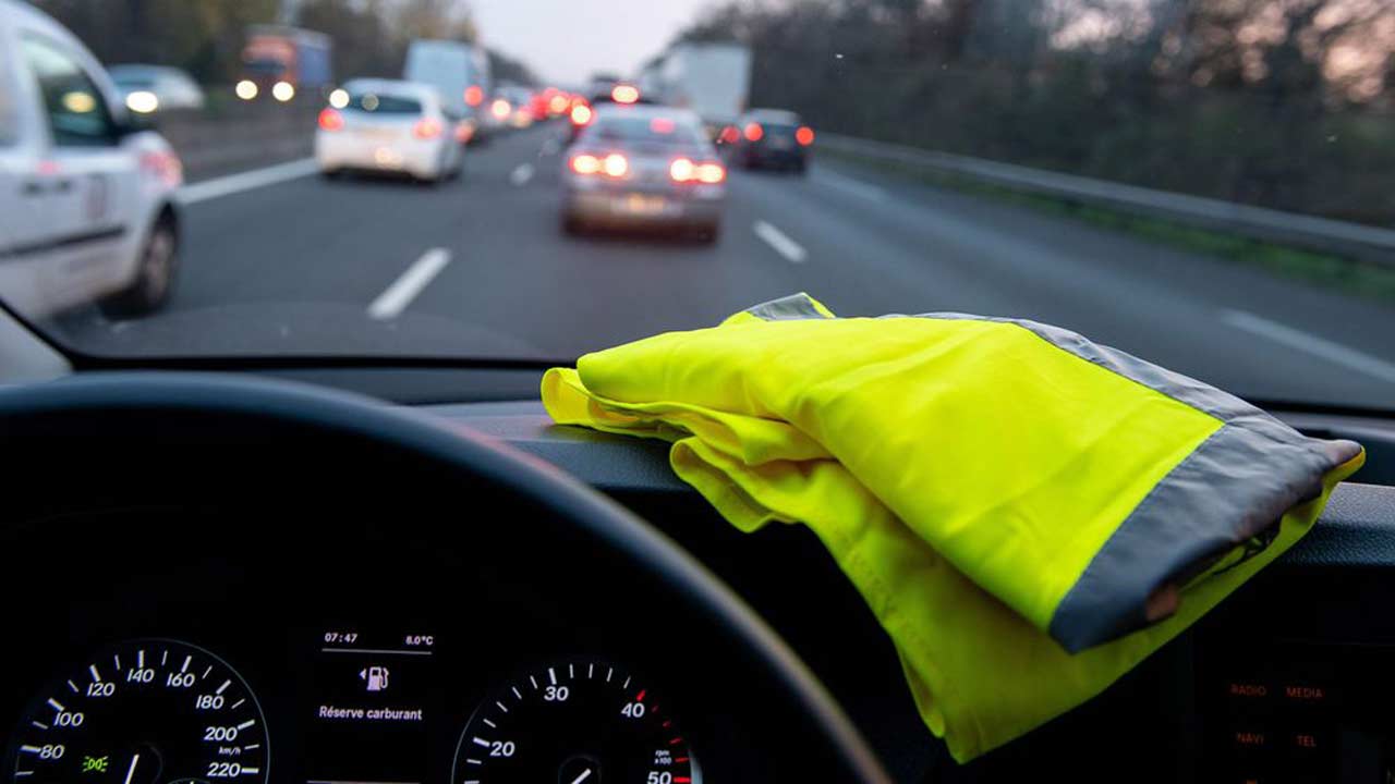 Hausse des prix du carburant : les Gilets jaunes sont de retour sur les ronds-points
