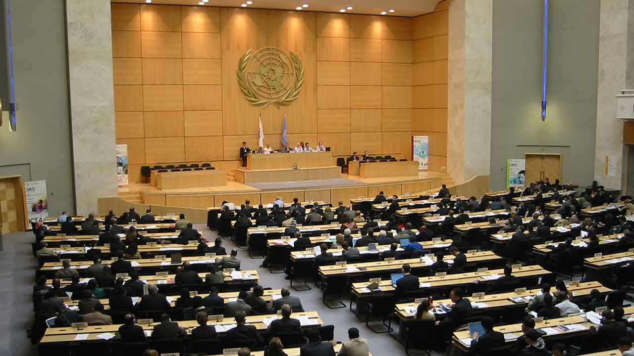 La France et l’UE bloquent un traité onusien qui veut punir les multinationales pour leurs crimes