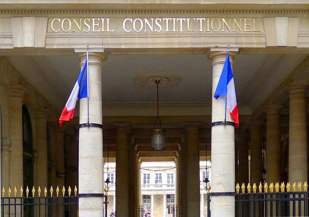 Loi immigration : le Conseil constitutionnel censure très largement le texte